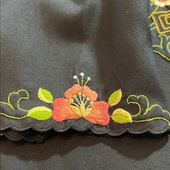 Vintage Lily Kimono Style Black Blouse w/ Hand Embroider Flowers w/ Knot Buttons - Picture 13 of 14